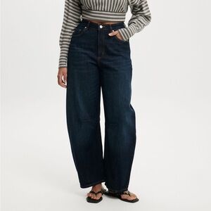 Cotton On Barrel Jeans Size 28 dark wash